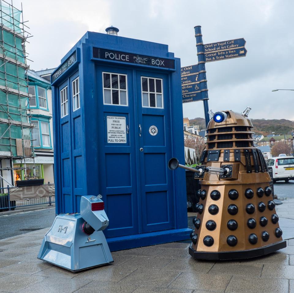 QUANTUM TIME Scientists have built world’s first ‘time machine’ in experiment which defies the laws of physics