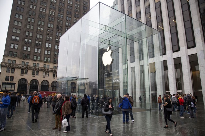 Apple moves its way into India for first retail store