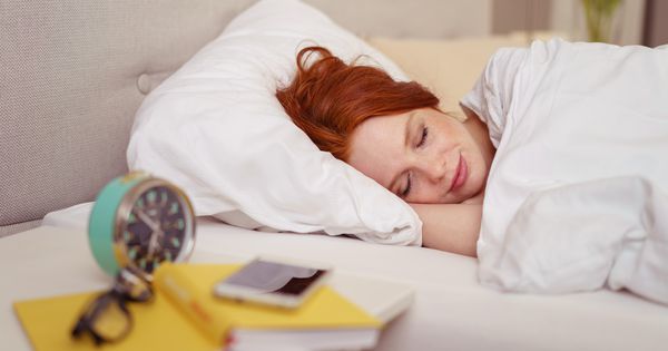 4 Reasons Sleeping Naked Makes You Healthier And Wealthier