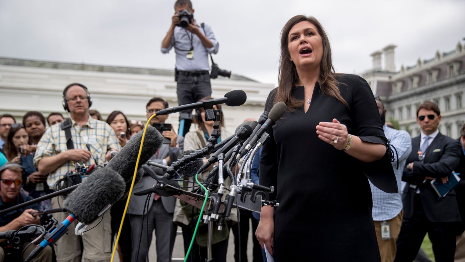 White House Revokes Passes for Almost Entire Press Corps