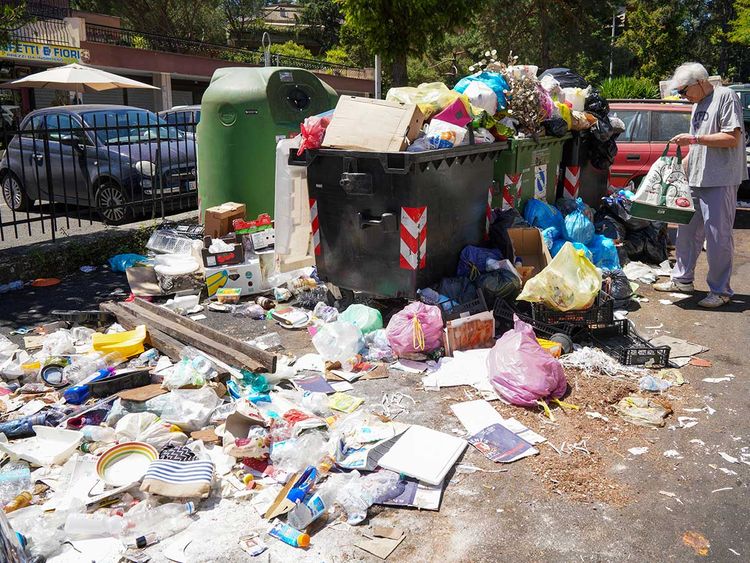 Rome doctors warn of health hazards from city’s garbage woes