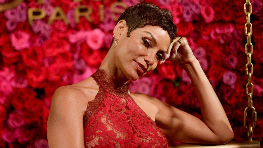 Nicole Murphy issues apology for kiss with Lela Rochon’s husband